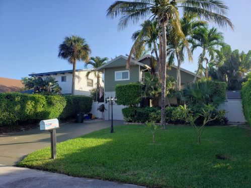 2541 Bessie St, Delray Beach, FL 33444-2105