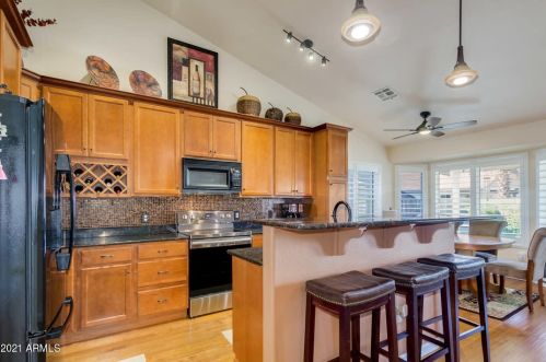 2206 Sherri Dr, Gilbert, AZ 85296-3938