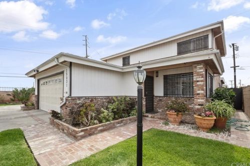 15031 Clymar Ave, Compton, CA 90220-1120