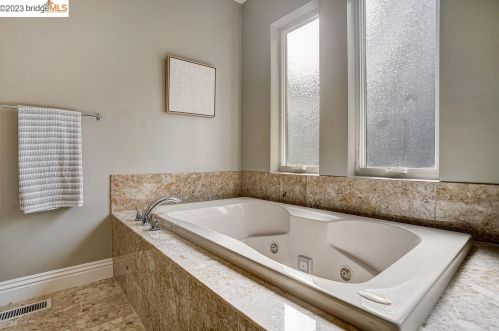 7164 Buckingham Blvd, Berkeley CA  94705-1715 exterior