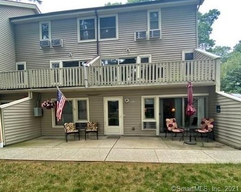 110 Sheraton Ln, Norwich, CT 06360-6445