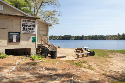 47 Great Pond Rd, Kingston NH  03848-3741 exterior