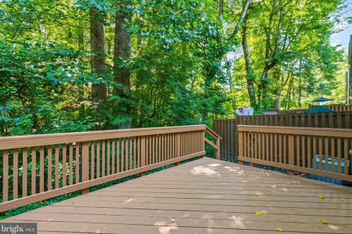 5813 Wood Poppy Ct, Springfield, VA 22015-2716
