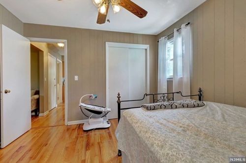 46 Delaware Ave, Dumont NJ  07628-2408 exterior