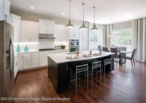 23 Ambermist Way, Lacey, NJ 08731