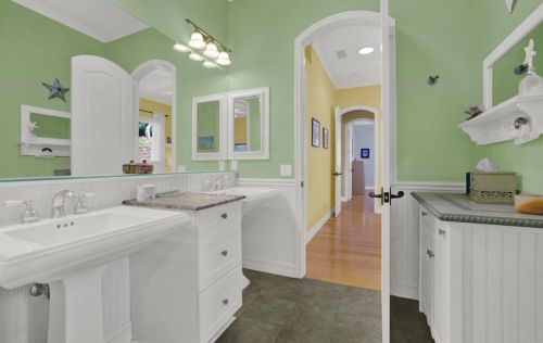 30419 Canyon Estates Rd, Vista CA  92084-1043 exterior