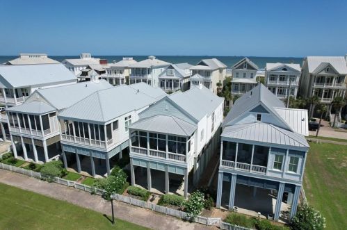2614 Seaside Dr, Galveston, TX