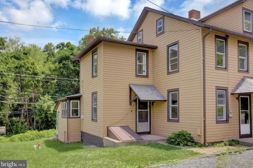68 Watershed Dr, Duncannon, PA 17020-9548