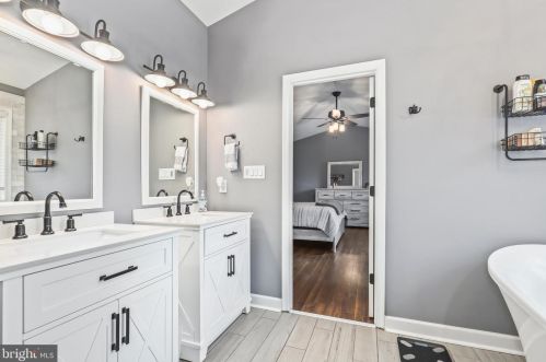 3722 Winding Holw Dr, Fredericksburg VA  22408-0242 exterior