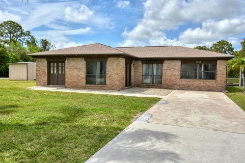 1803 Easy St, Fort Pierce, FL 34982-3706