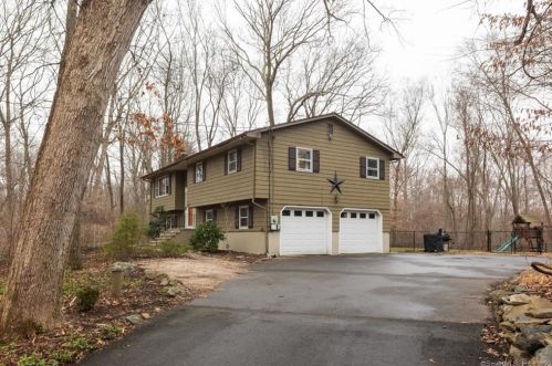 103 Dean Rd, East Lyme, CT 06333-1510