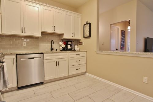 1025 Flakne Ct, South Plainfield NJ  07080-2350 exterior