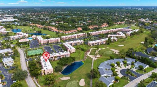 100 Forest Lakes Blvd, Naples FL  34105-2300 exterior