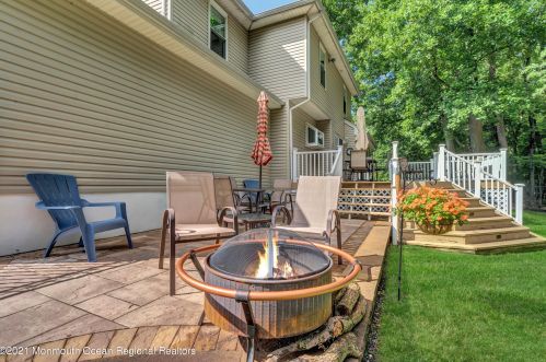 305 Bartley Rd, Jackson Twp NJ  08527-1166 exterior