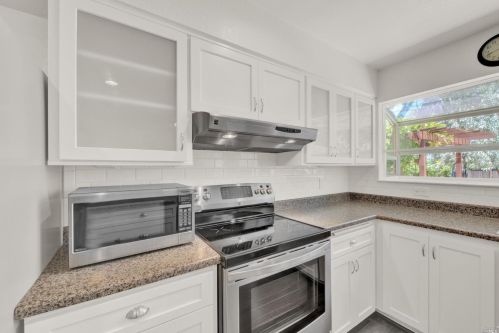 129 Rainier Cir, Vacaville CA  95687-3309 exterior