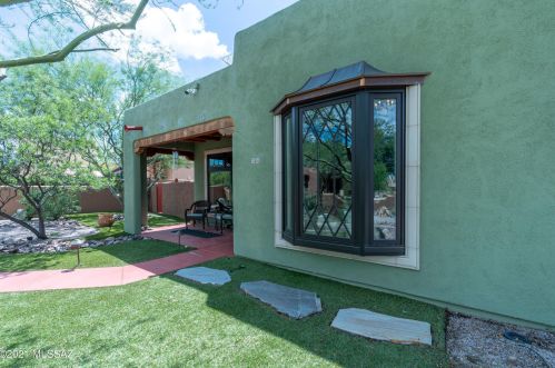 10466 Wayne Moody Ln, Tucson, AZ 85747-5802