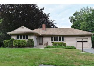 11 Lloyd Rd, Waterford, CT 06385-3810