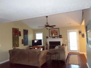 208 Red Carnation Dr, Surf City NC  28445-7942 exterior