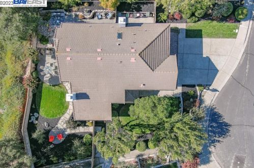 7336 Las Palmas Way, Pleasanton CA  94568-2775 exterior