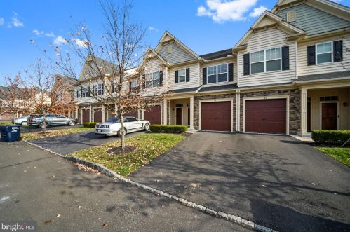 184 Bradbury Dr, Norristown, PA 19401-1901