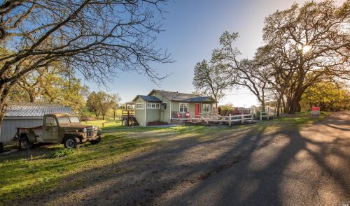1983 Olivet Rd, Santa Rosa, CA 95401-3850