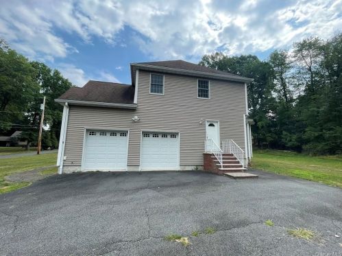 6 Park Ave, Valley Cottage, NY 10989-1812