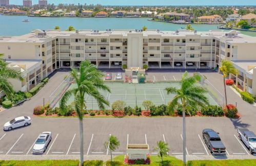 838 Elkcam Cir, Marco Island, FL 34145-2173