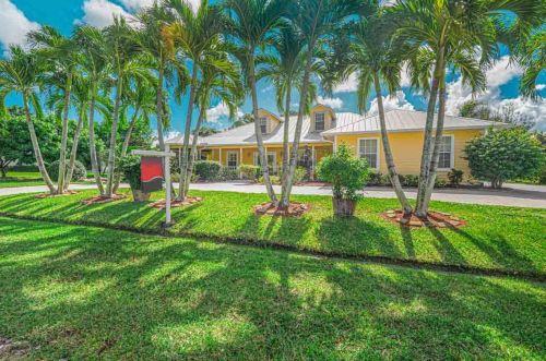 1968 Felton Ave, Fort Pierce, FL 34952-5822