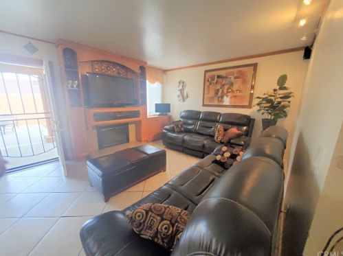 24429 Neptune Ave, Long Beach, CA 90745-6416