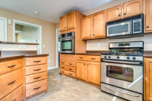 68 Long Pond Rd, Danville NH  03819-3126 exterior