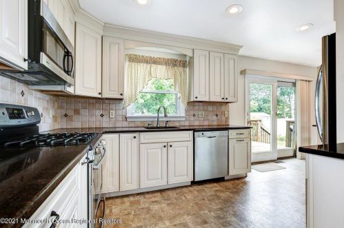 115 Taft Dr, Bricktown NJ  08724-2725 exterior