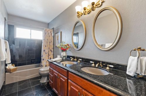 831 Mohican Way, Redwood City CA  94062-3416 exterior