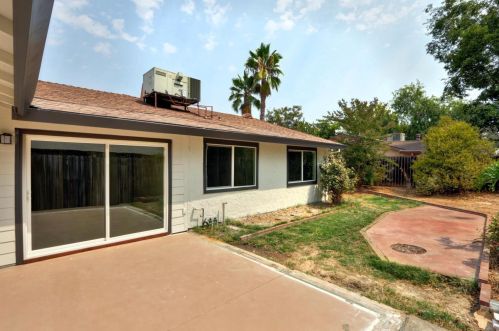 4958 Yucca Way, North Highlands CA  95660-5647 exterior