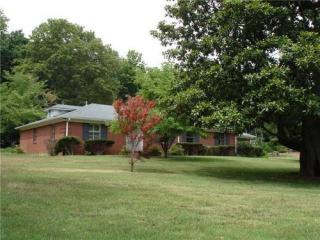 952 Van Leer Dr, Nashville, TN 37220-1146