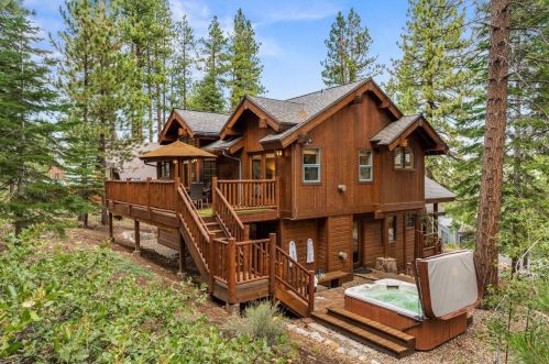 177 Basque Dr, Truckee, CA 96161-3908