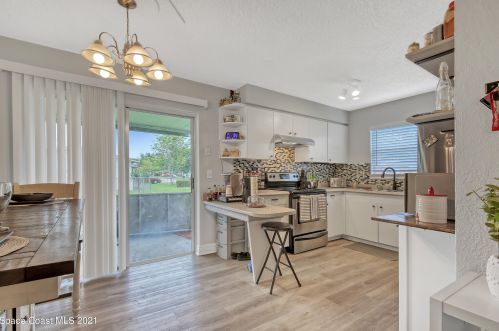 2720 Venus Dr, Titusville FL  32796-2510 exterior