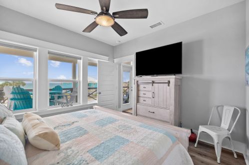 765 Gorrie Dr, Saint George Island FL  32328-2912 exterior