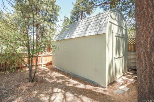 300 Country Clb Blvd, Big Bear City CA  92314-9258 exterior