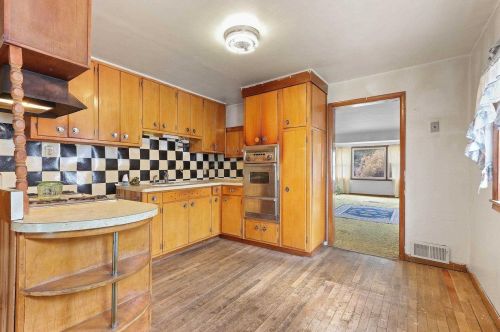 881 Velp Ave, Green Bay WI  54303-3849 exterior