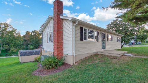 6500 Burkart Rd, Zanesville, OH 43701-9159