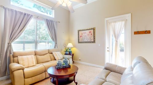 466 Dover Ct, Fort Pierce FL  34983-3414 exterior