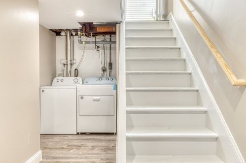 2381 Yorktown St, Rockville Centre NY  11572-1717 exterior