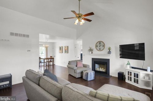 20 Waxwood Rd, Shoemakersville, PA 19555-1109