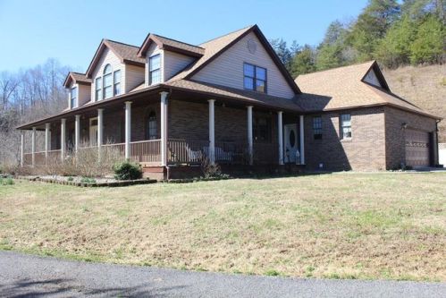 171 Arrowhead Estates Rd, Barnetts Creek, KY 41256-9047