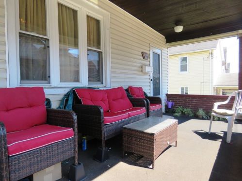 825 Vermont Ave, Glassport, PA 15045-1556