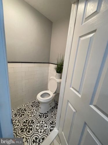 805 Main St, Norristown PA  19401-4103 exterior