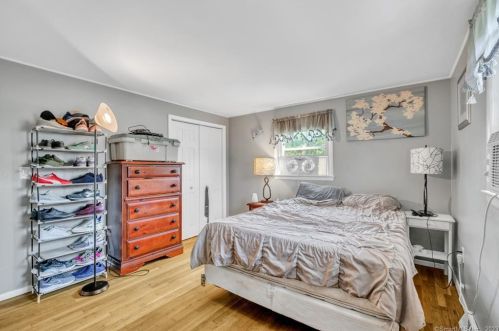 35 Keeney St, Manchester CT 06040-7054 exterior