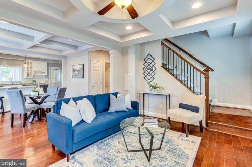 3122 Newton St, Washington, DC 20018-4022