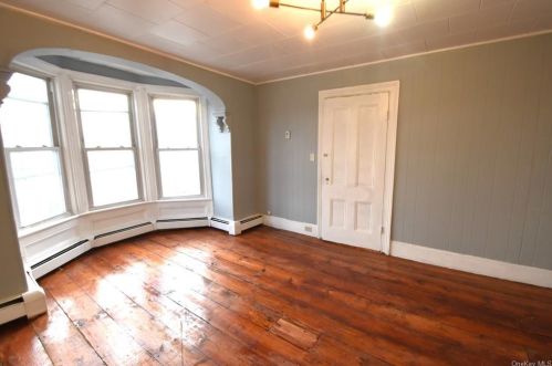 79 Main St, Port Jervis NY  12771-2111 exterior