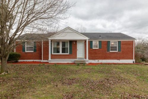 200 Evergreen Dr, Columbia, TN 38401-4910